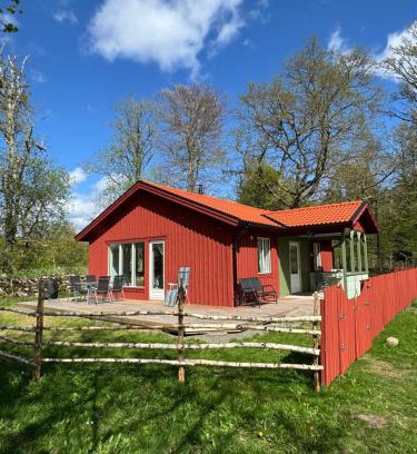 Stavsjo House | Meadow house, a comfortable and modern home near a lake