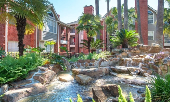 Astrodome Apartment | Med Center Charm: 2BR Haven