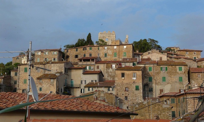 Campiglia Marittima House | Mediterranean Tuscany, Charming House In Medieval Town, For 4 People