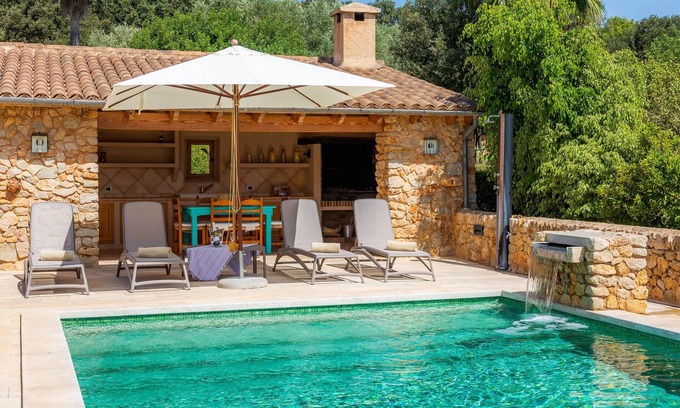 Campanet House | Mediterranean Holiday Home "Sa Mata Grossa" with Wi-Fi, Garden, Terrace and Pool