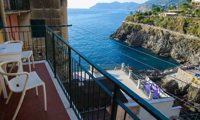 Manarola Apartment | Mediterraneo2 - Suite Apartment by Arbaspàa