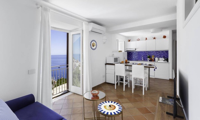 Liparlati Apartment | Medusa suite with balcony