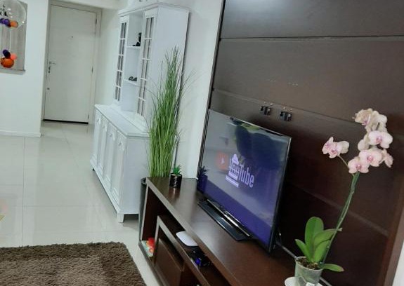 Andorinha Apartment | Meia Praia - apartamento com sacada ampla e churrasqueira, próximo a praia e a avenida principal.
