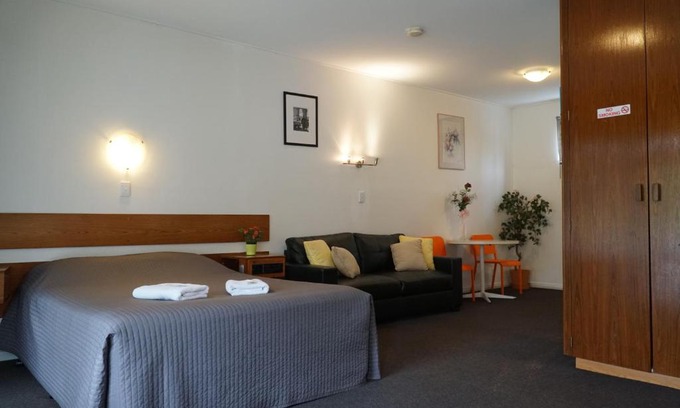Beaconsfield Hotel | Melaleuca Lodge Beaconsfield
