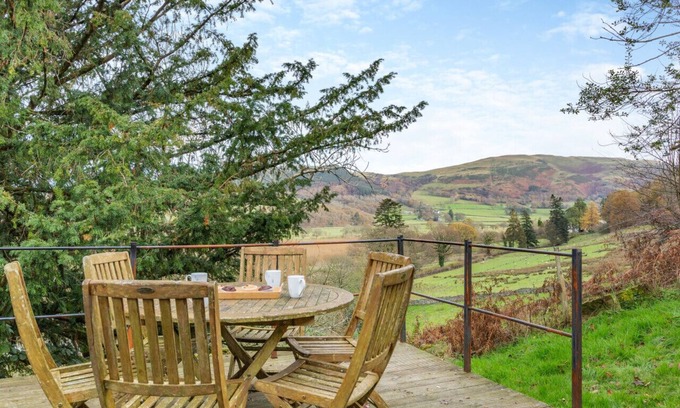 Cockermouth House | Melbreak Cottage - Two Bedroom House, Sleeps 5