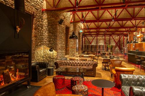 Leskovik Hotel | Melesin Distillery