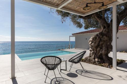 Nea Skioni Villa | Melivia Seafront Resort