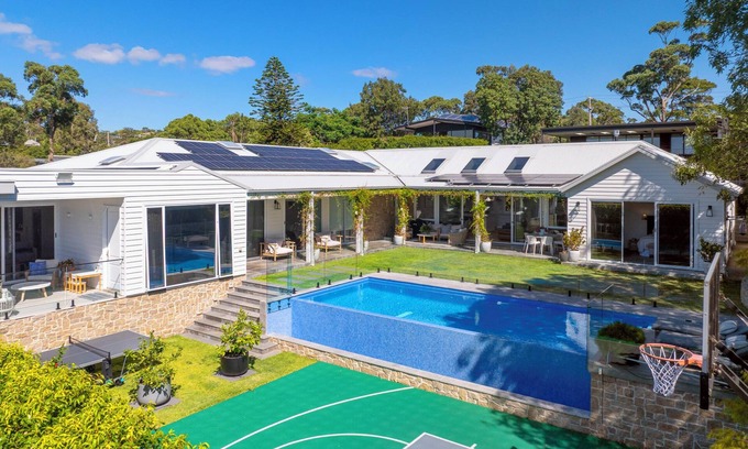Mount Martha House | MELLIEHA - Luxury Private Resort minutes WALK to famous SOUTH BEACH & Village
