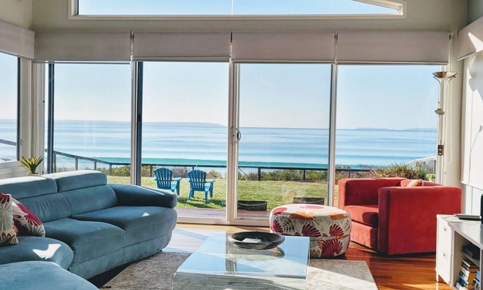 Callala Beach House | Meme's Callala Beach-ABSOLUTE BEACHFRONT-Air Con/Free WIFI/Netflix/Stan/Prime