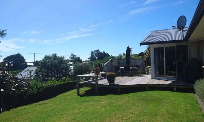 Oakura Villa | Memories on McFarlane in Oakura