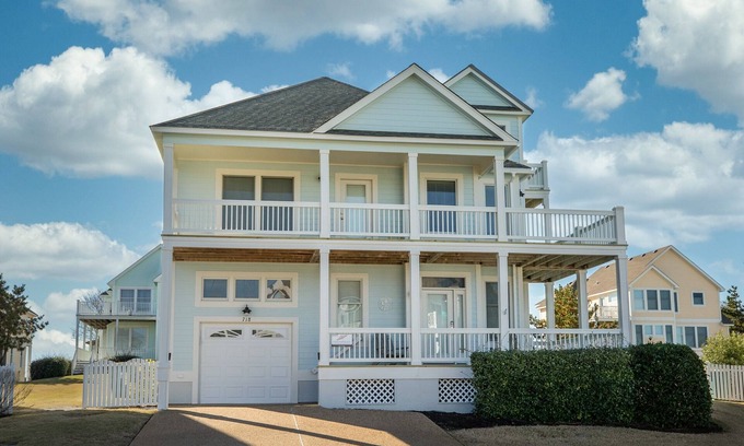 Corolla House | Memories: Screened Porch, Private Pool, Currituck Club Amenities