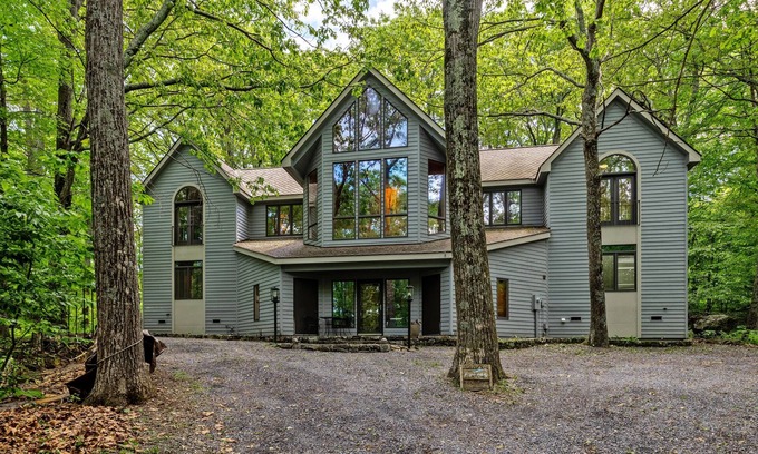 Deer Springs House | Memory Maker with Wintergreen Advantage