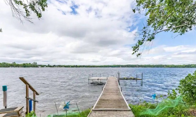 Rideau Lakes House | Memory Making Private Waterfront Cottage, Huge Lot