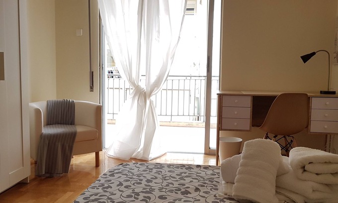 Kypseli Apartment | Menta Apartment - Athens Center, 5 BD, 2 BATH