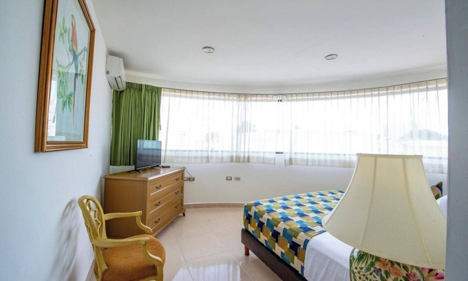 Centro Hotel | Mérida Getaway: Superior King Room with Outdoor Pool, WiFi & Relaxing Terrace