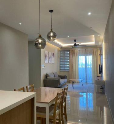 Masai Apartment | Meridin Bayvue - 3BR - 6 Pax - Near MMHE