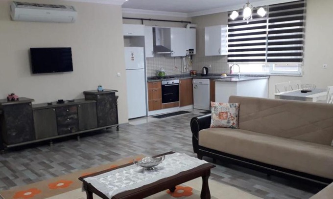 Yomra Apartment | Merkezi konumlu denize ve AVM ye yakın apart daire