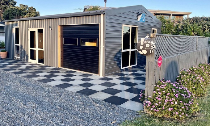 South Bay Cottage | Mermaid's Hideaway - Kaikoura Studio