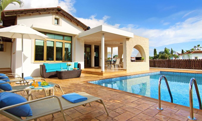 Ayia Thekla Villa | MERRY - 2Bed Bungalow in the outskirts of Ayia Napa, 5min drive from Resorts' Center