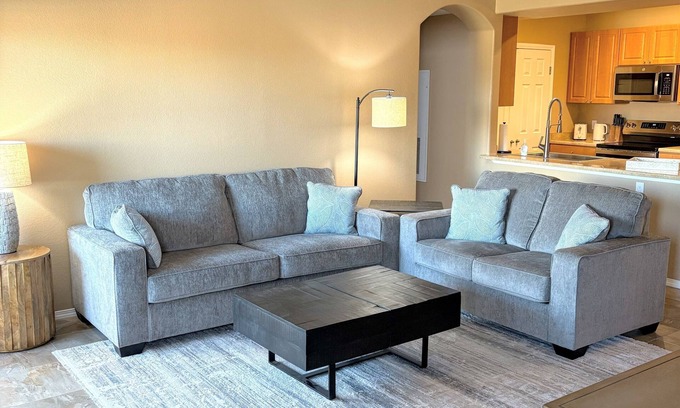 Parkwood Ranch Condo | Mesa 3 Bedroom Condo with Balcony and Pool Access