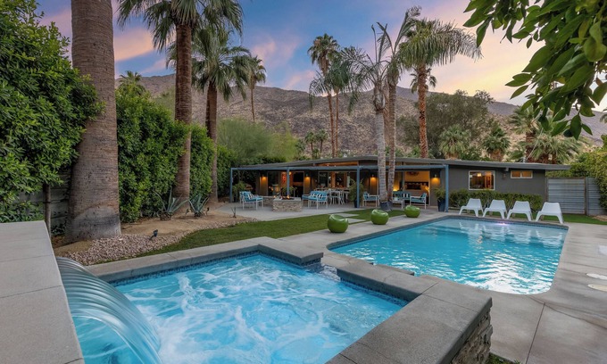 The Mesa House | Mesa Mid-Century - Walk to South Palm Springs!