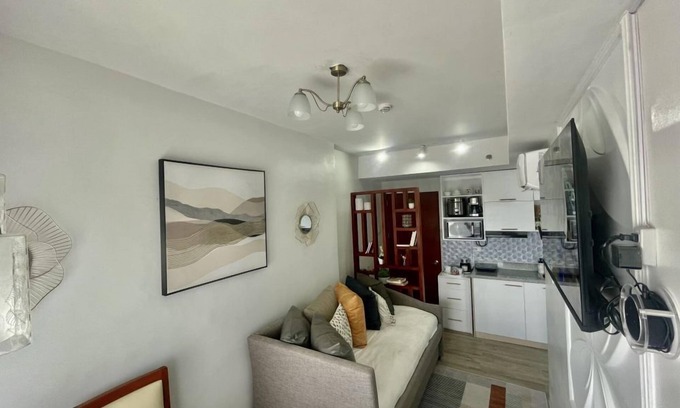 Bantud Hacienda Condo | Mesavirre Bacolod | Elegantly Furnished 1BDM w/Balcony @ LOPEZ LUX.