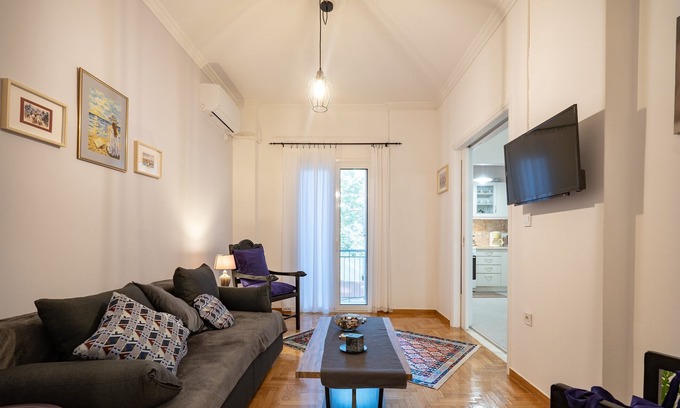 Omonia Apartment | Metaxourgeio metro st. 2 bedrms 4 pers. apartment.