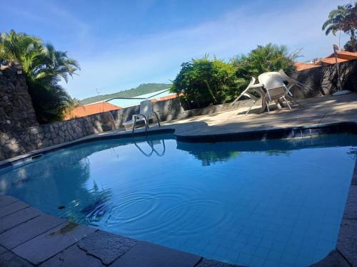 Praia dos Anjos House | Meu Aconchego Casa Duplex com Piscina e Salão de jogos, 400mt da Praia