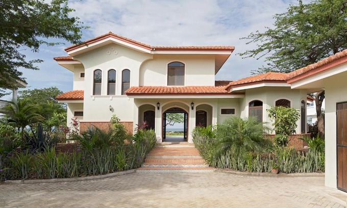 Playa Colorado House | Mi Casa Soñada (House & Studio)