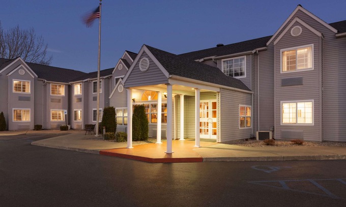 Latham Hotel | Microtel Inn by Wyndham - Albany Airport