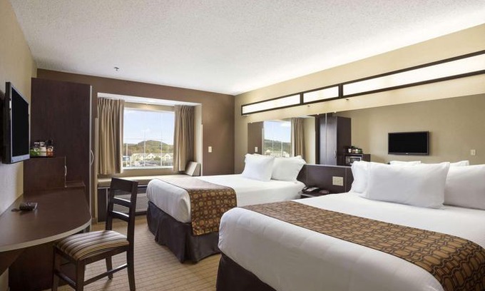 Cambridge Hotel | Microtel Inn & Suites by Wyndham Cambridge