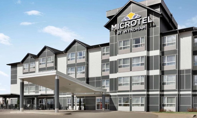 Estevan Hotel | Microtel Inn & Suites by Wyndham Estevan