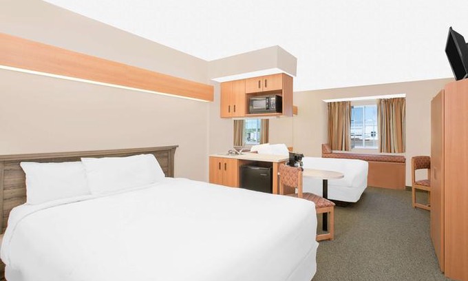 Colfax Hotel | Microtel Inn & Suites by Wyndham Colfax/Newton