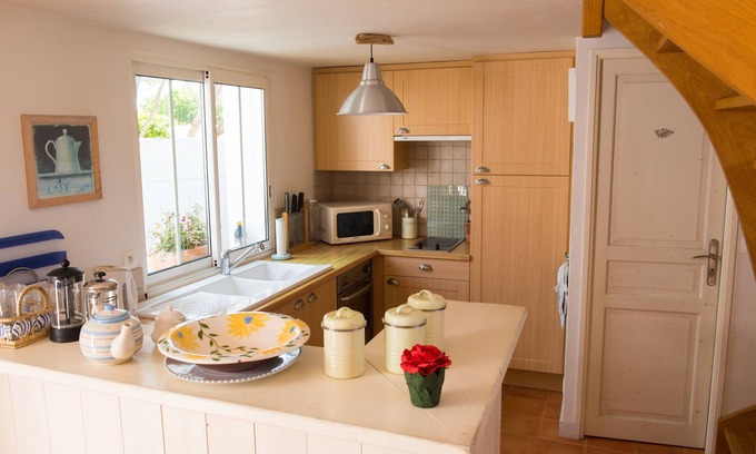 Le Bois-Plage-en-Re Cottage | Mid Island Cottage with large sunny garden
