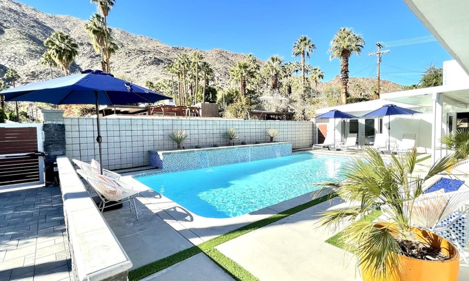The Mesa House | MidCentury Modern Pool Home: Amazing Views-Close to Downtown!