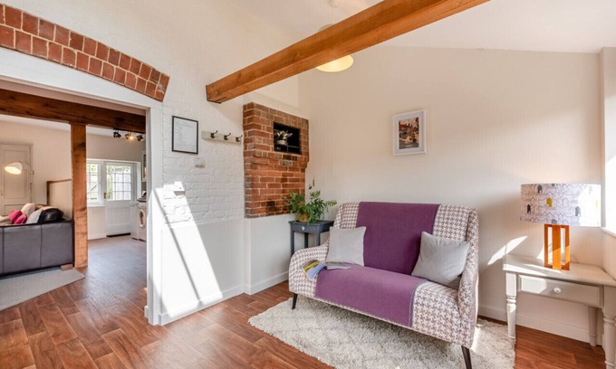 Upper Dicker House | Middle Cottage - Chiddingly