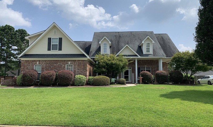 Warner Robins House | Middle GA Getaway/Retreat Location - 5 bedroom Home