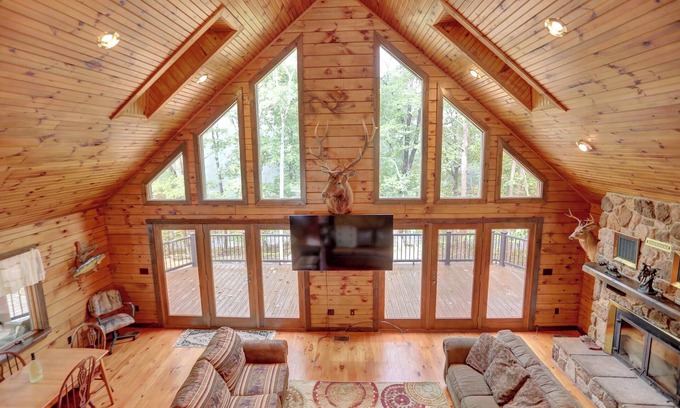 Hesston House | Middle Ridge Lodge Raystown Lake 7 Points