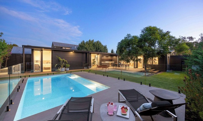 Mount Martha House | Midnight Sands Luxe Beachside Designer with Pool