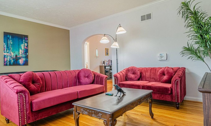 Columbus Apartment | MidTown Flats Suite C2