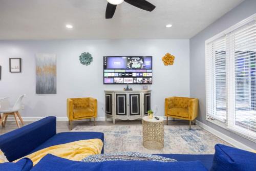 Columbus Apartment | Midtown Modern Apt w Arcade 8 miles to FT Moore