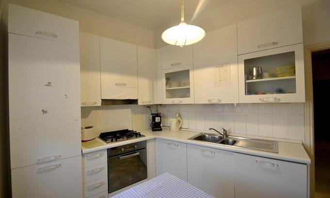 Chiesa Rossa Apartment | Milan Apartment Sleeps 4 WiFi