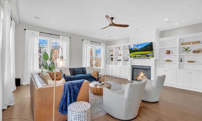 Historic Edgefield Condo | Mile to Downtown! Luxury Condo with Rooftop City View. In Trendy East Nashville.