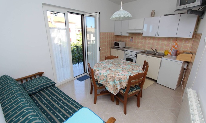 Rovinj Apartment | MILKA Two-Bedroom Apartment with Balcony 1 (1st floor)