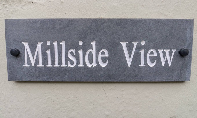 Kildwick Cottage | MILLSIDE VIEW, pet friendly, with a garden in Kildwick
