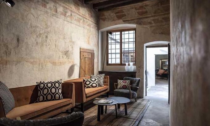 Old Town Apartment | Mimosa Goldenstern Residence