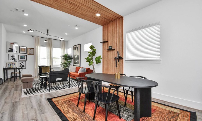 OST - South Union House | Min to Downtown HTX Luxe Escape at Med Center & NRG
