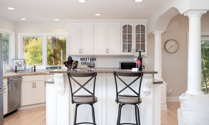 Mound House | MINNeSTAY* Carlow Manor | Nature |