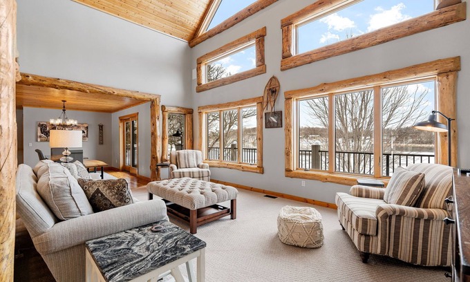 Buffalo House | MINNeSTAY* Maple Lake Chalet