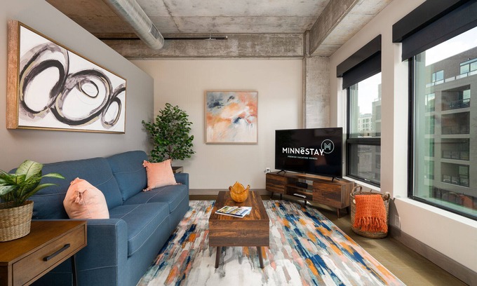 Warehouse District Apartment | MINNeSTAY* Sable 305 North Loop | Modern | Fun